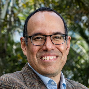 Dr. Gerardo Castillo Guzman