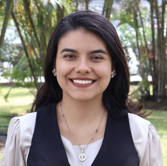 Cinthya Arce Garaycochea