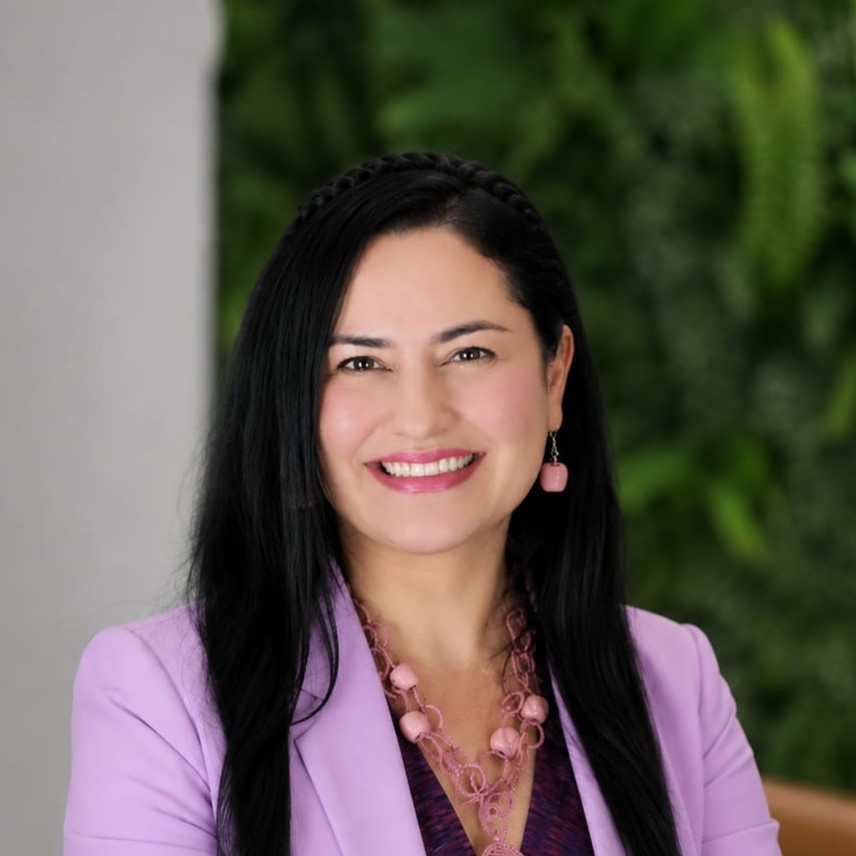 Salazar Flores, Kelly